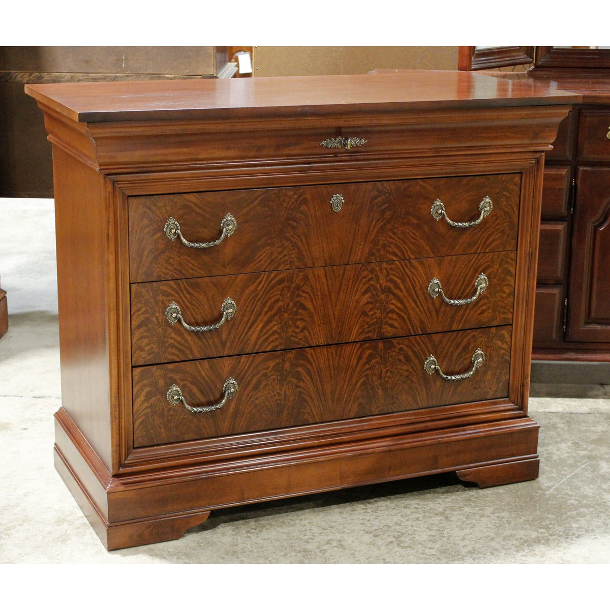 Drexel Heritage 4 Drawer Flame Mahogany Dresser
