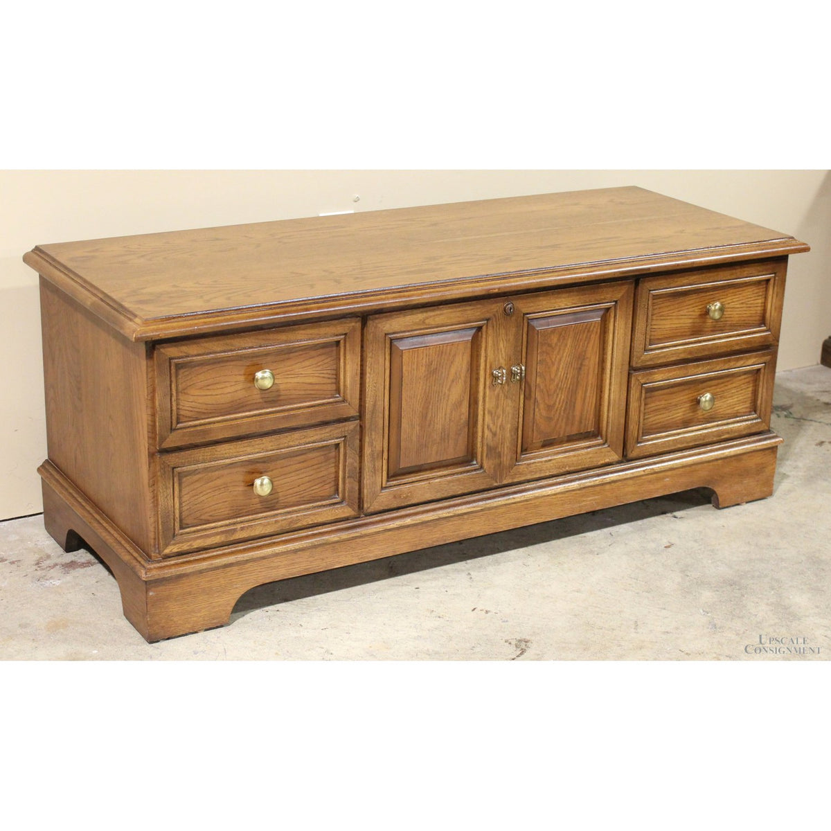 Lane Cedar Lined Oak Chest