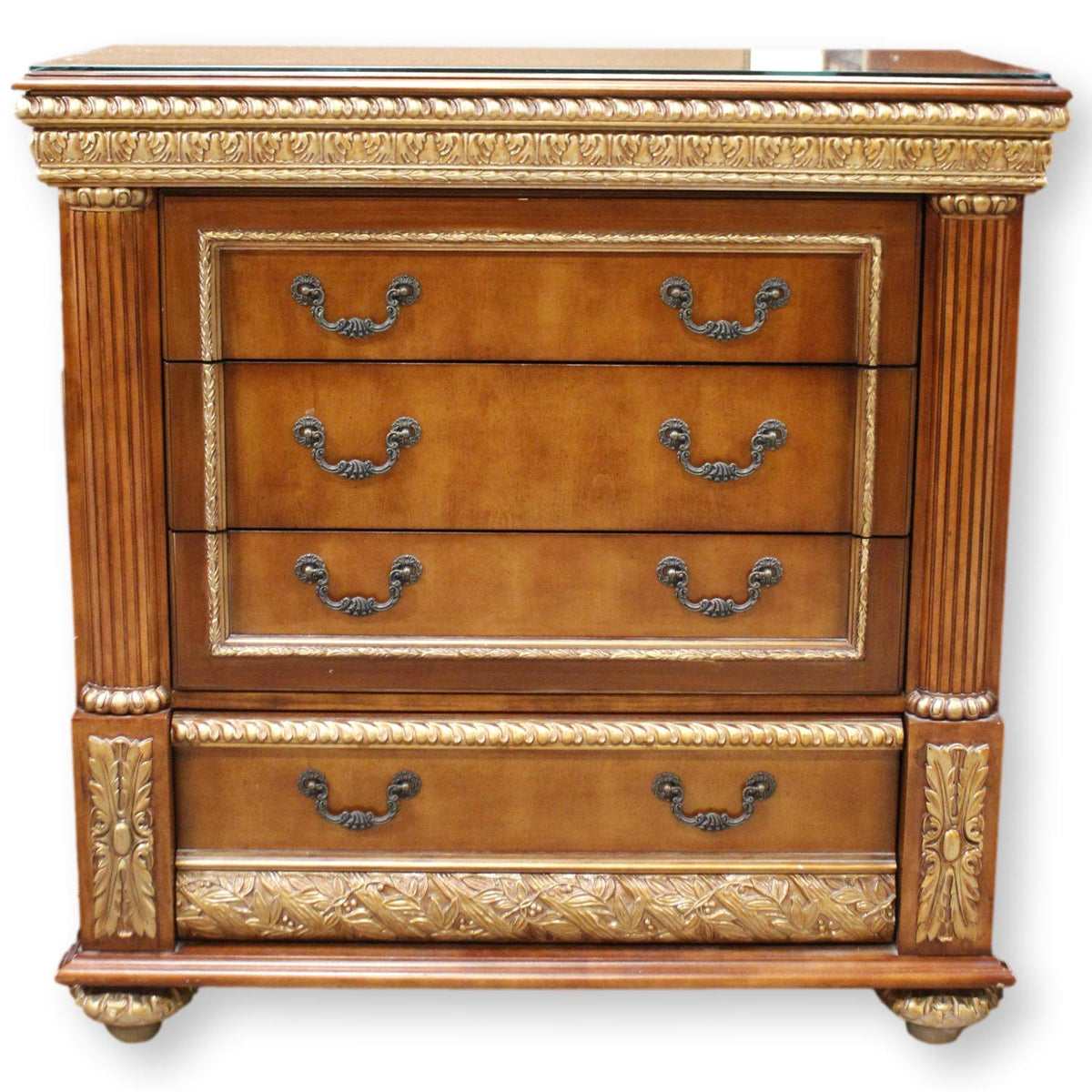 Pulaski Gentleman's Dresser