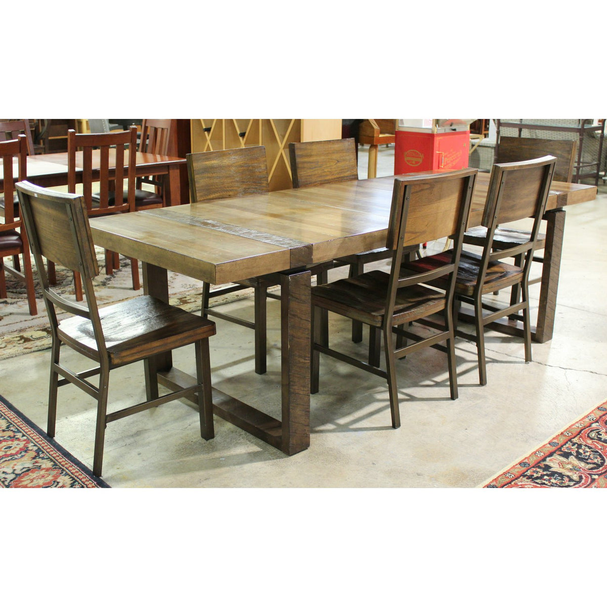 A.R.T. Furniture Dining Table w/Chairs
