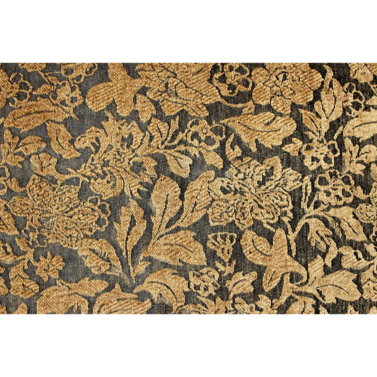 Tapestry Loveseat w/Nailhead Accent