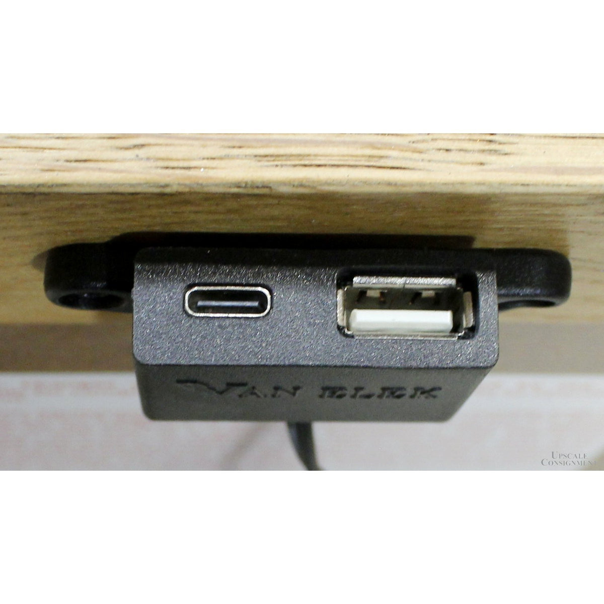 Riverside Furniture 'Davie' 3 Drawer Nightstand
