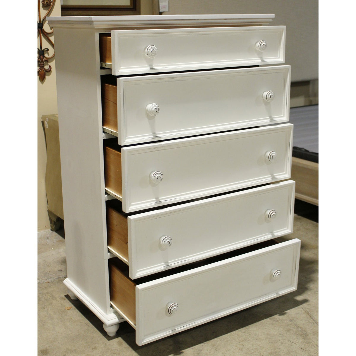 America the Beautiful Dreamer White 5 Drawer Chest of Drawers