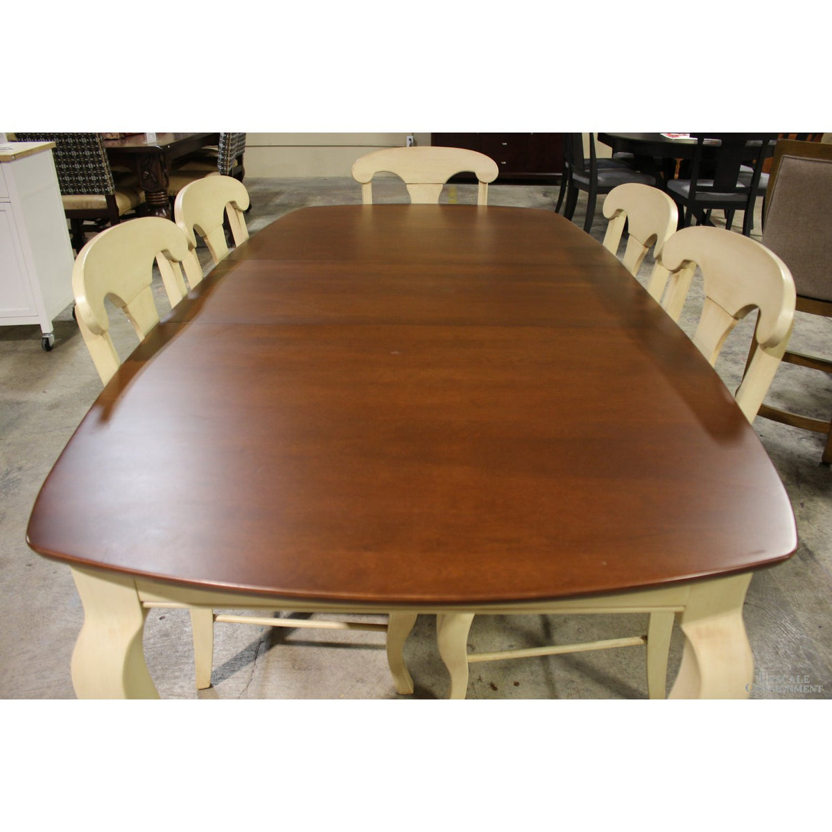 Dining Table w/6 Chairs