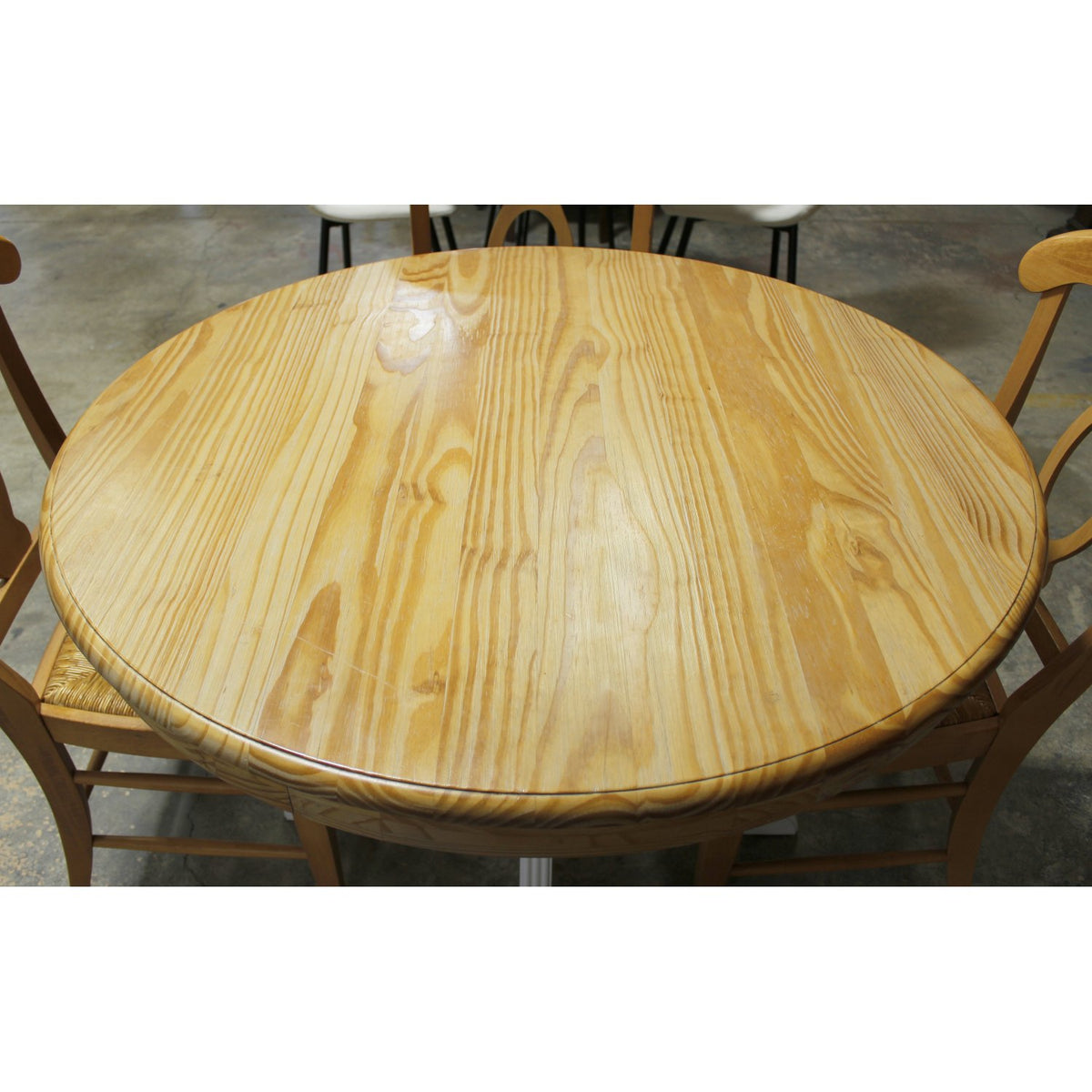 Round Dining Table w/4 Rush Chairs