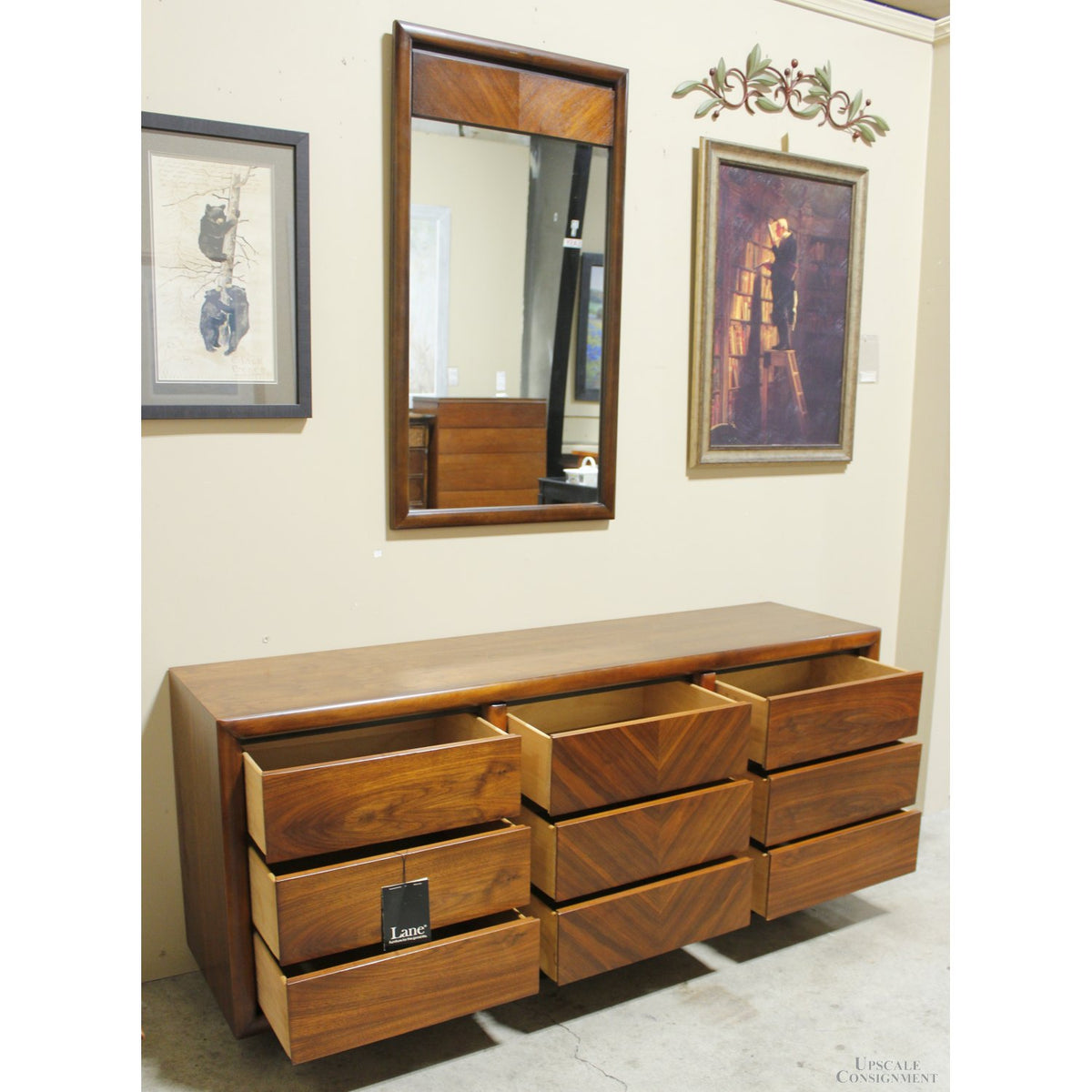 Lane Mid-Century Walnut Dresser w/Mirror