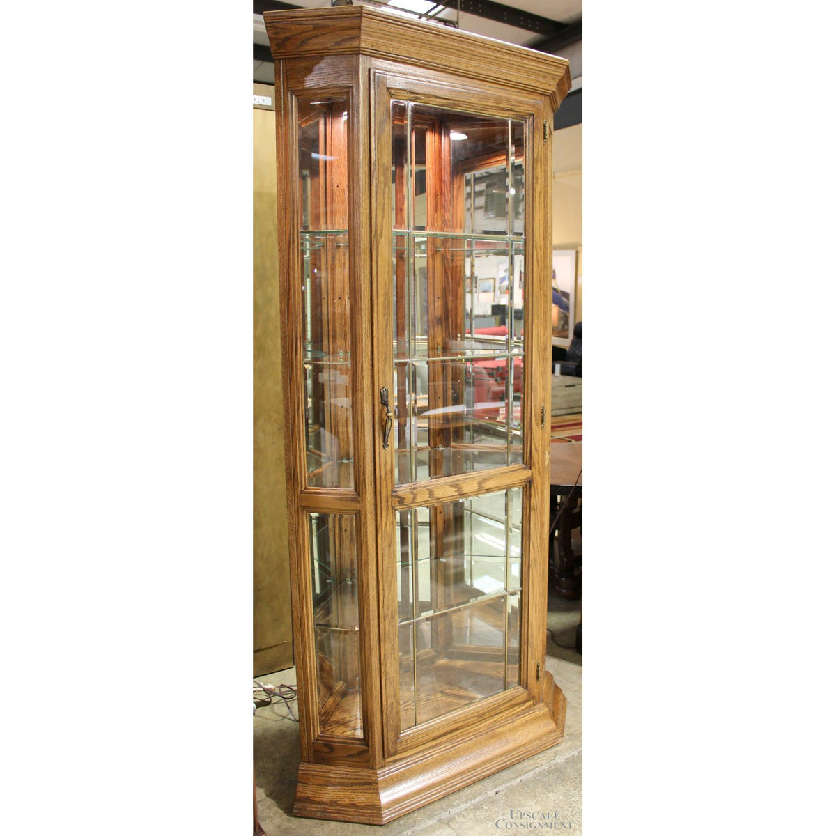 Oak Corner Curio w/Leaded Glass