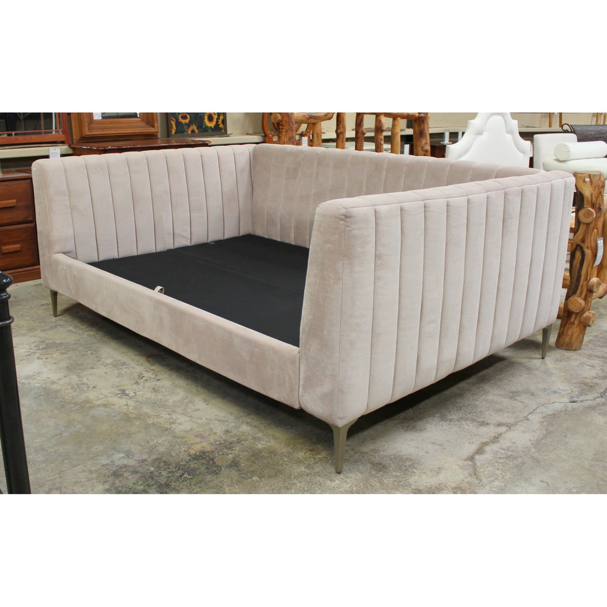 Pottery Barn Full Size 'Avalon' Channel Stitch Upholstered Day Bed