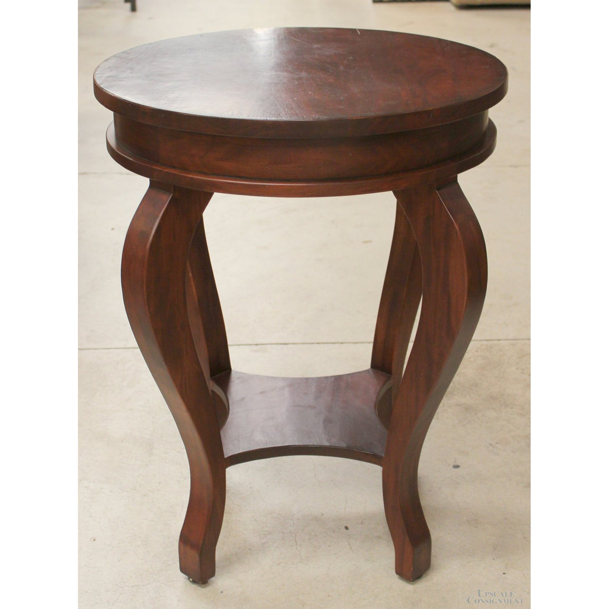 Round Mahogany End Table w/Curved Legs