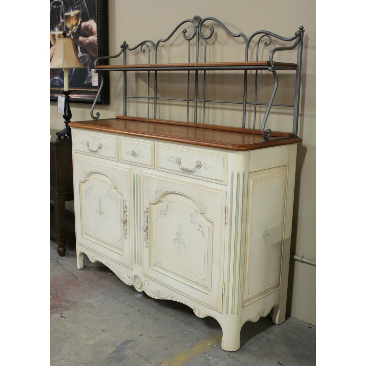 Ethan Allen Sideboard w/Hutch
