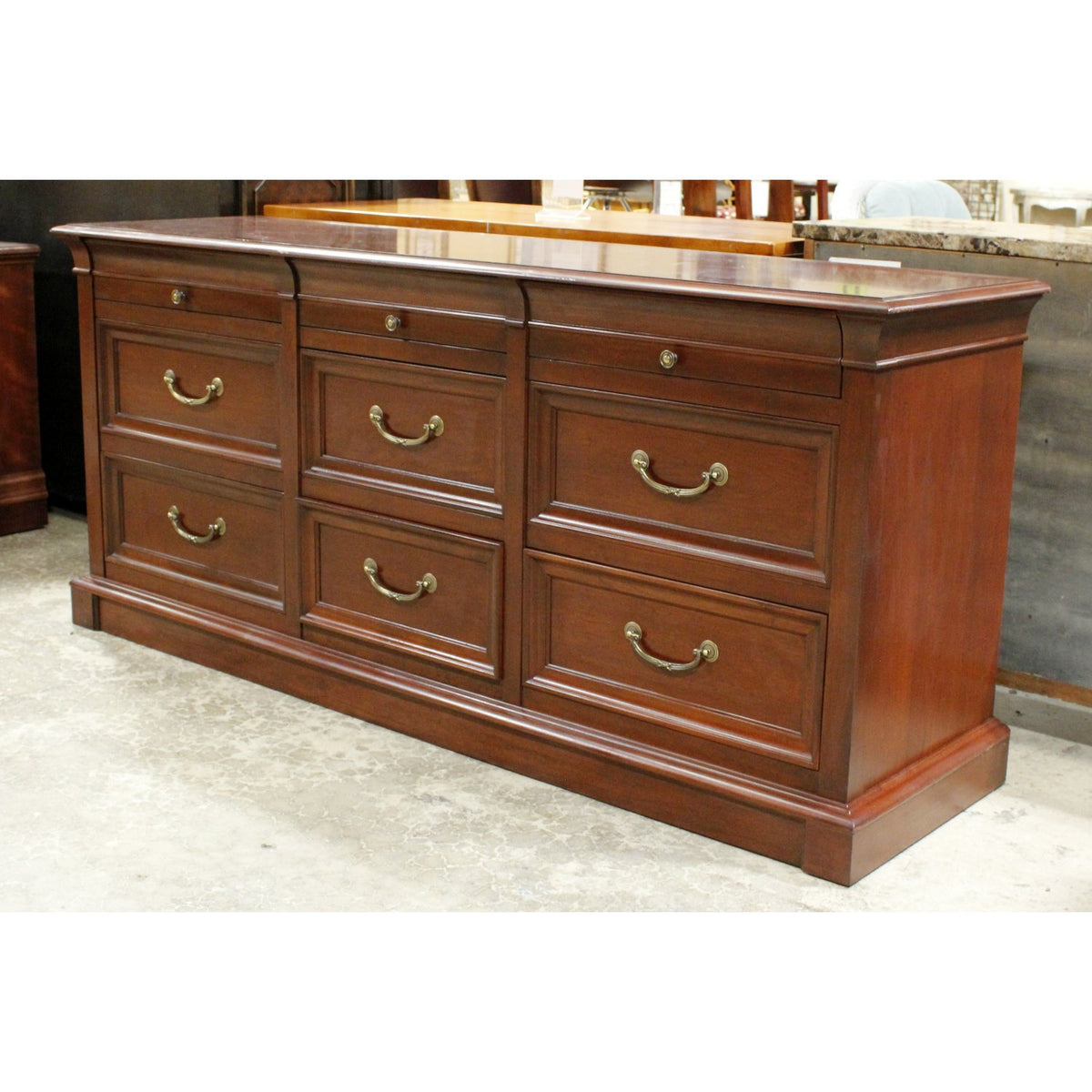 Ethan Allen Nine Drawer Dresser