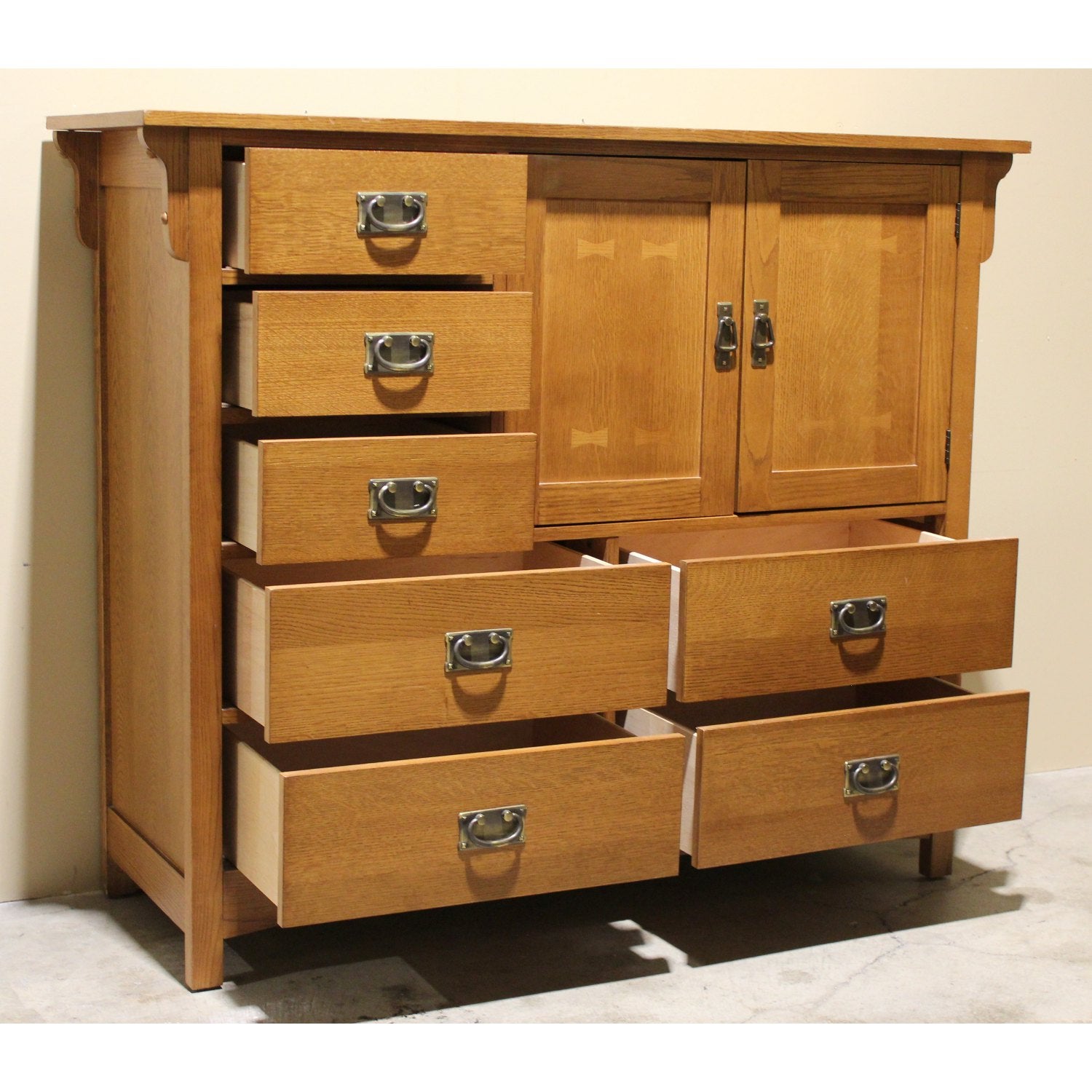 BASSETT FURNITURE USAヴィンテージ　チェスト　4段 Bassett Mission Style Mule Dresser w/Cabinet – Upscale Consignment