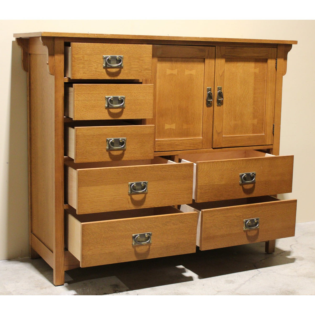 Bassett Mission Style Mule Dresser w/Cabinet