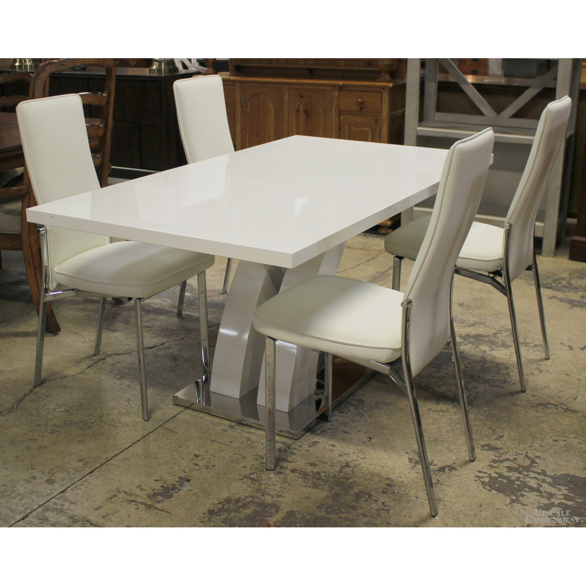 Dania Modern White Dining Table w/4 Chairs