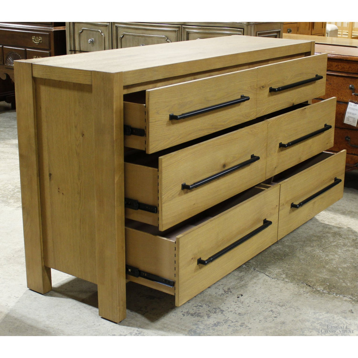 Riverside Furniture 'Davie' Dresser