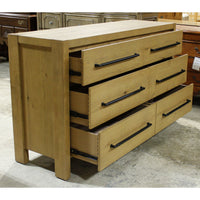 Riverside Furniture 'Davie' Dresser
