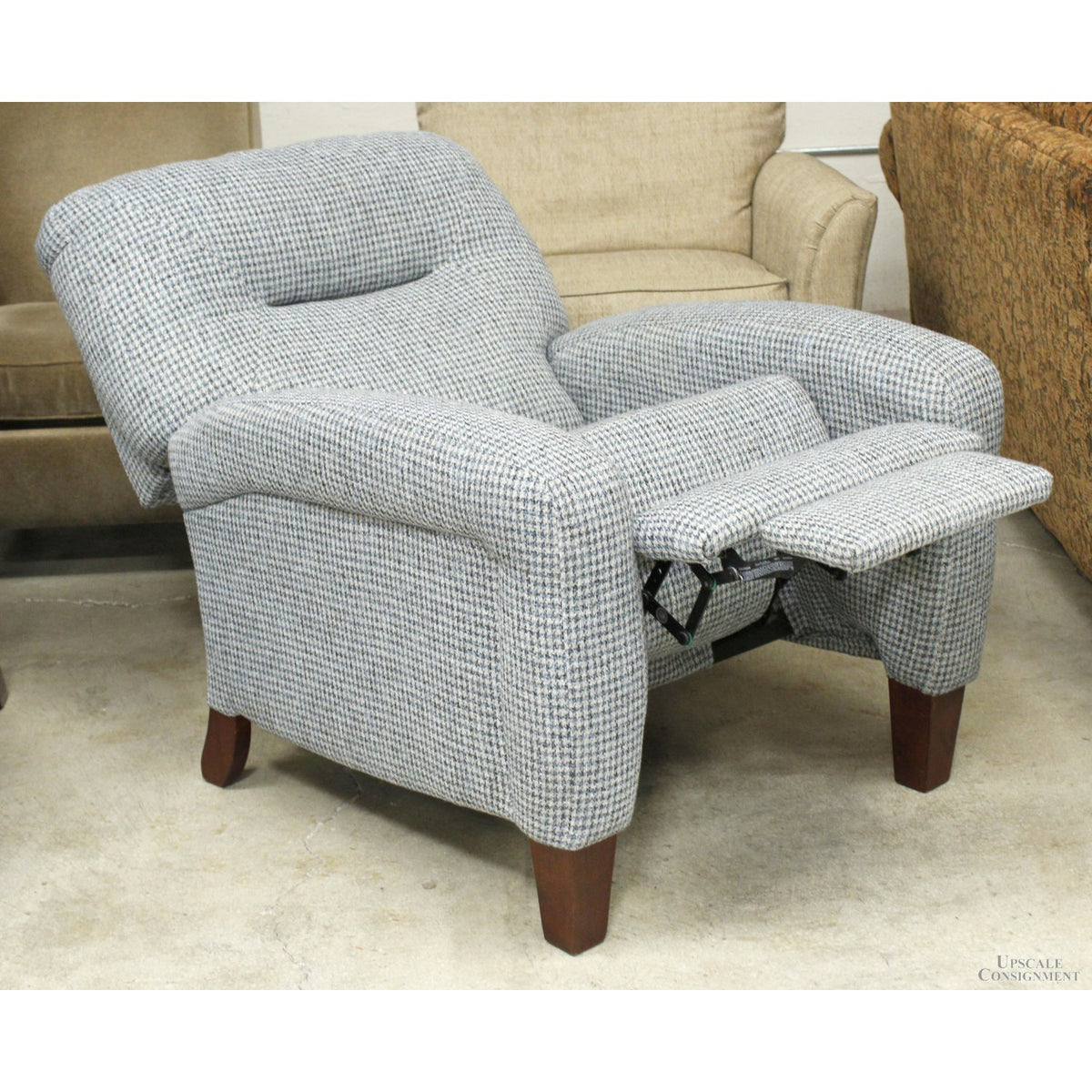 Southern Motion Houndstooth Pattern Recliner