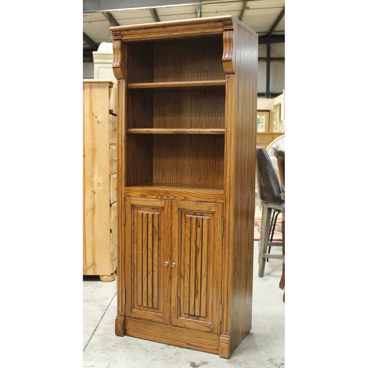 Oak Bookshelf w/Cabinet