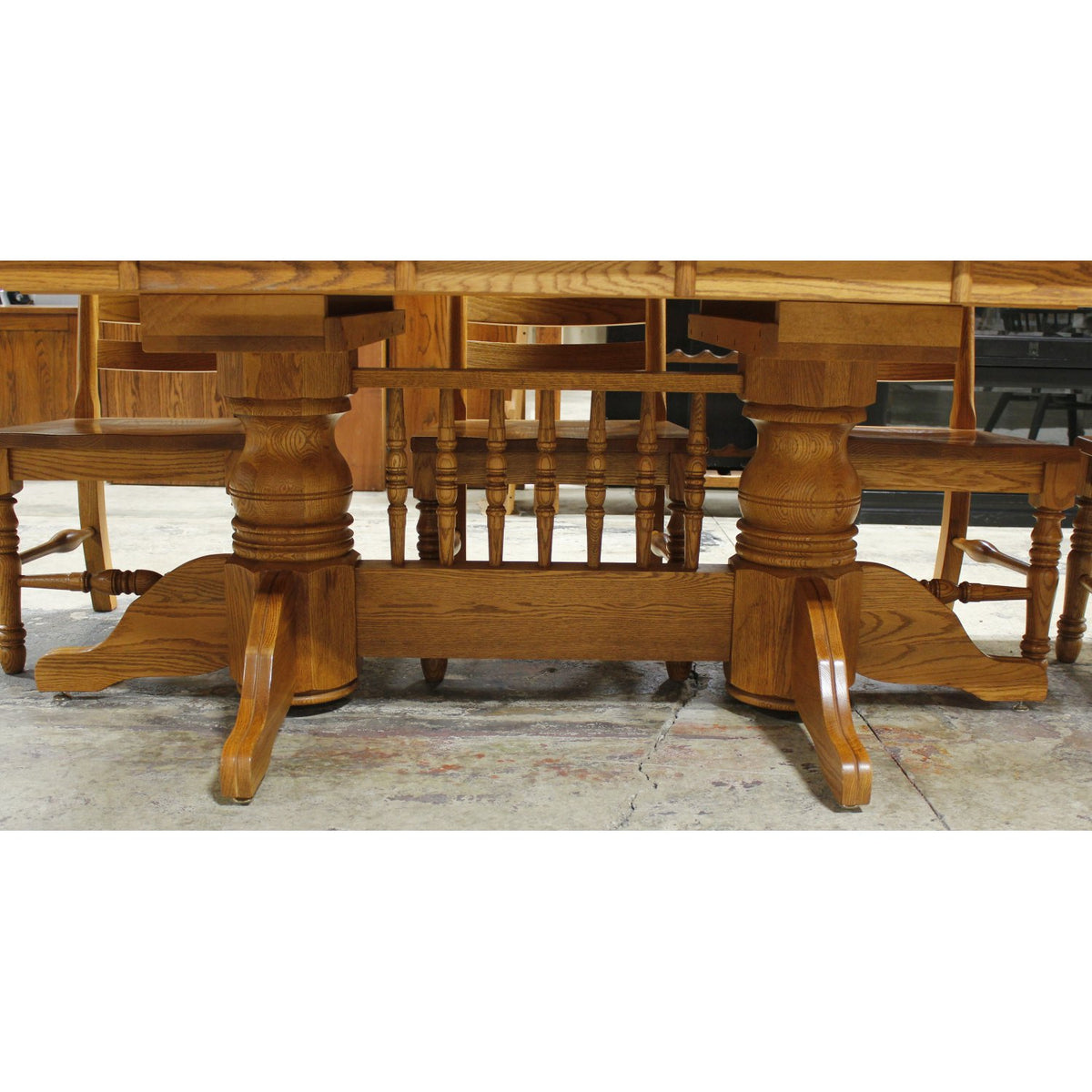 Shin-Lee Solid Oak Dining Table w/8 Ladderback Chairs