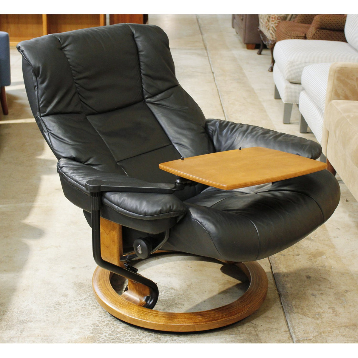 Ekornes Stressless Recliner w/Ottoman & Table Tray