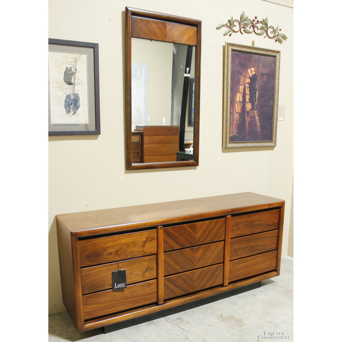 Lane Mid-Century Walnut Dresser w/Mirror