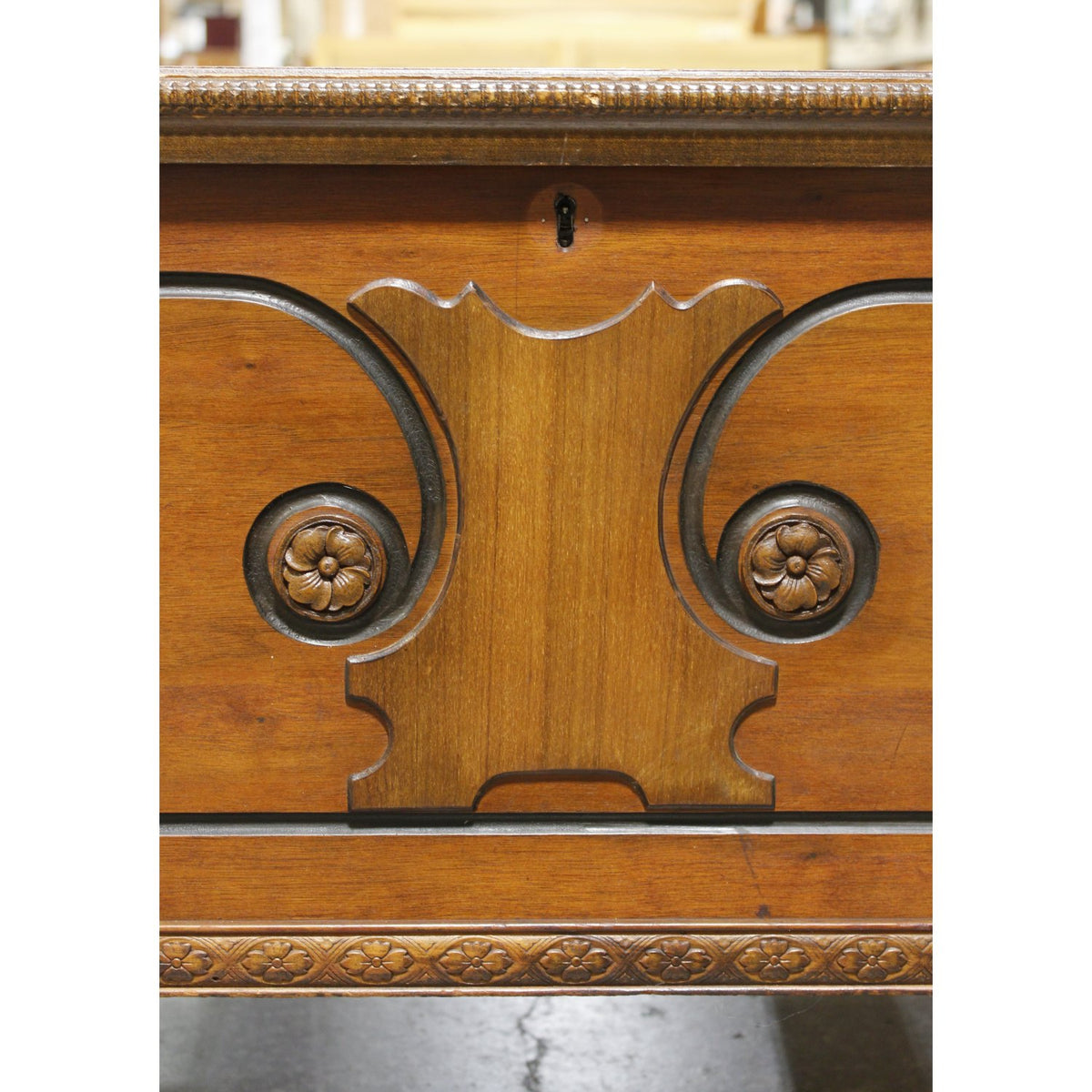 Roos Vintage Cedar Chest