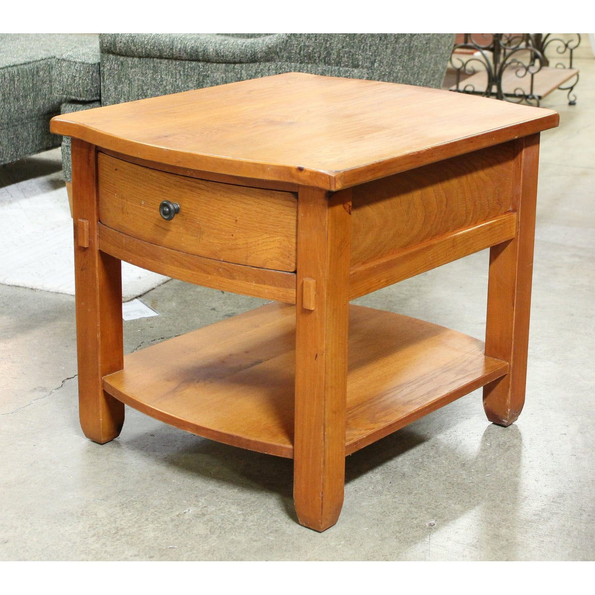 Broyhill End Table w/Drawer