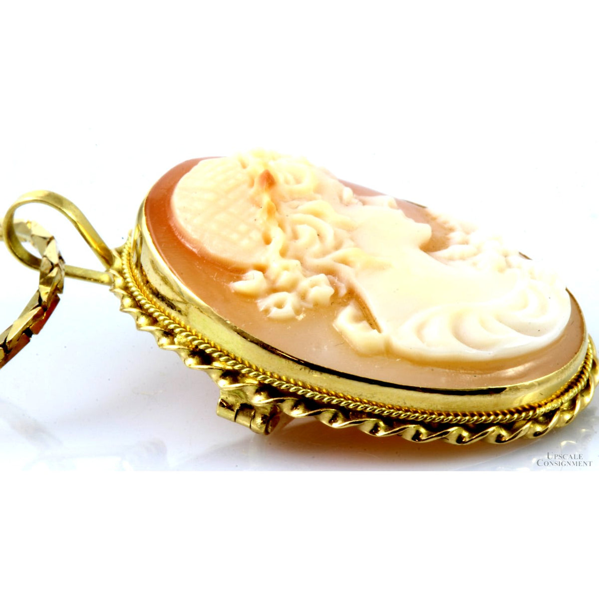 Italian 18K Yellow Gold Carved Shell Cameo Brooch Pendant