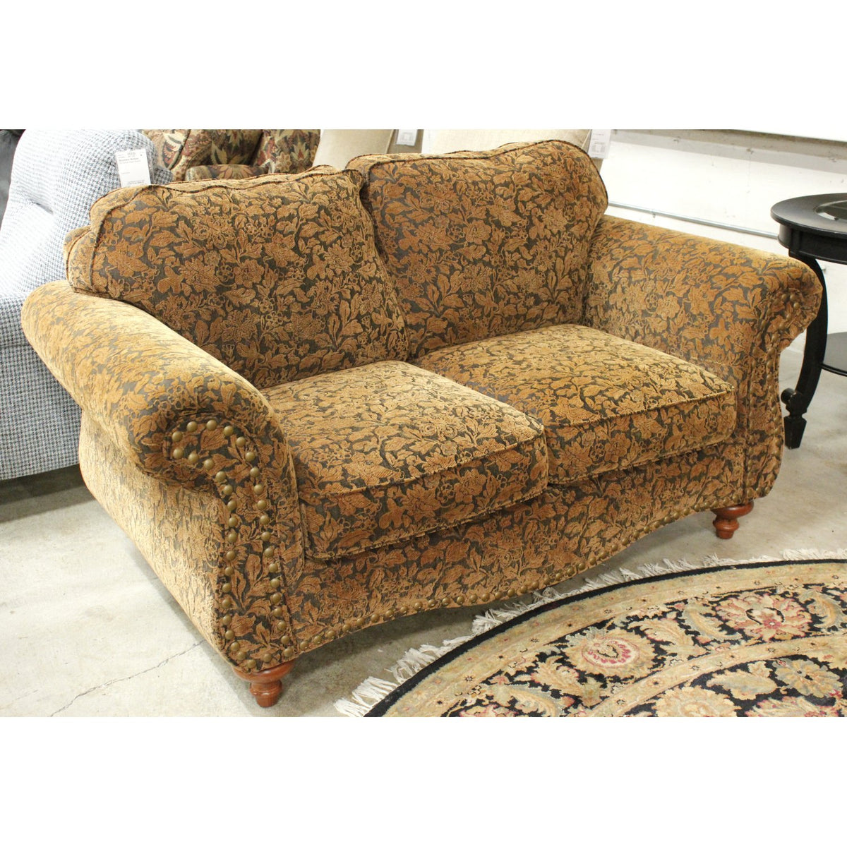 Tapestry Loveseat w/Nailhead Accent