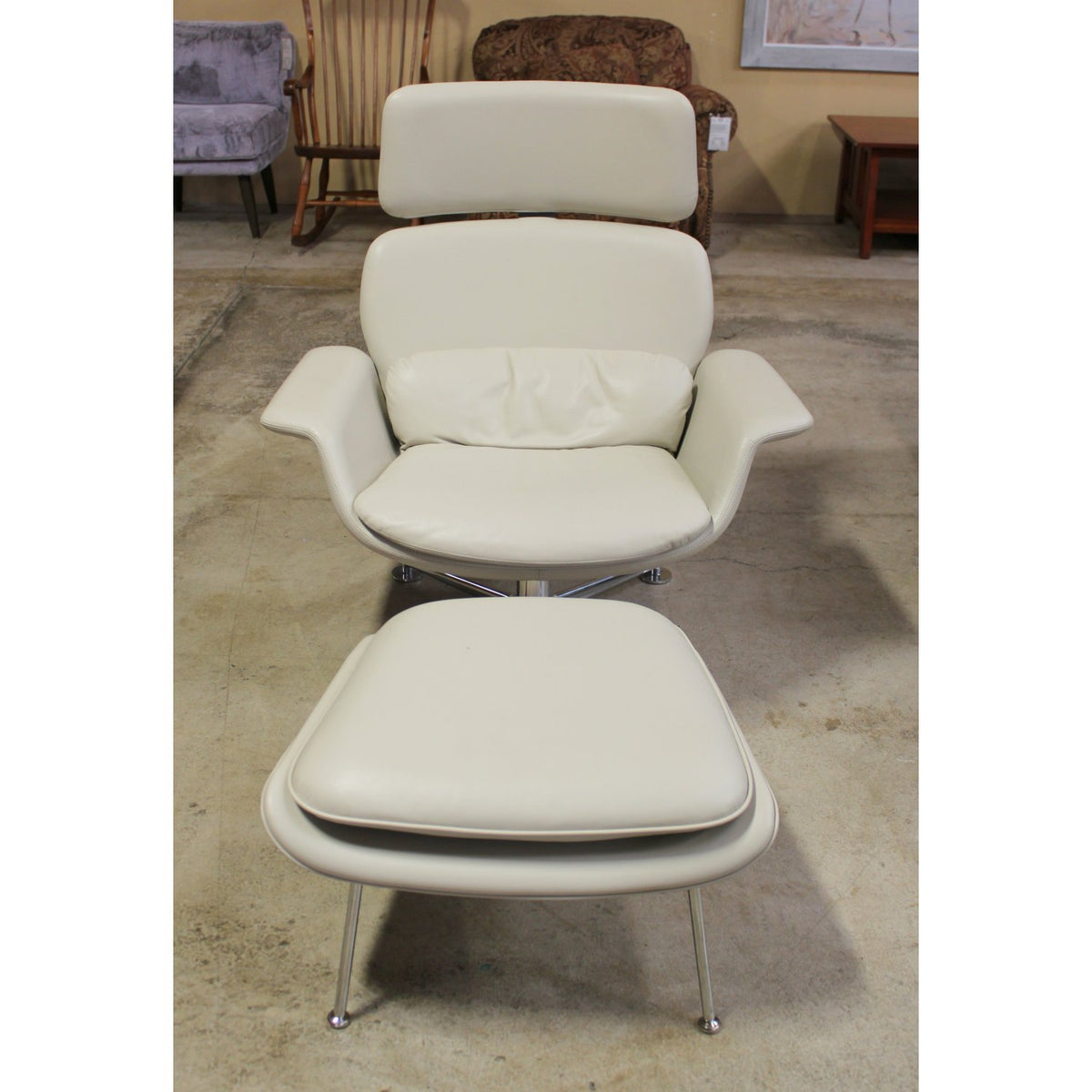 Knoll Swivel High Back Lounge Chair w/ Ottoman