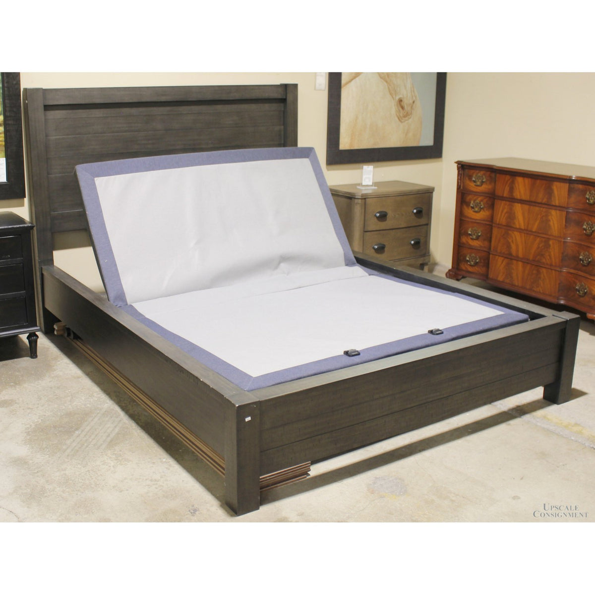 Aspenhome Queen Bed w/Adjustable Base