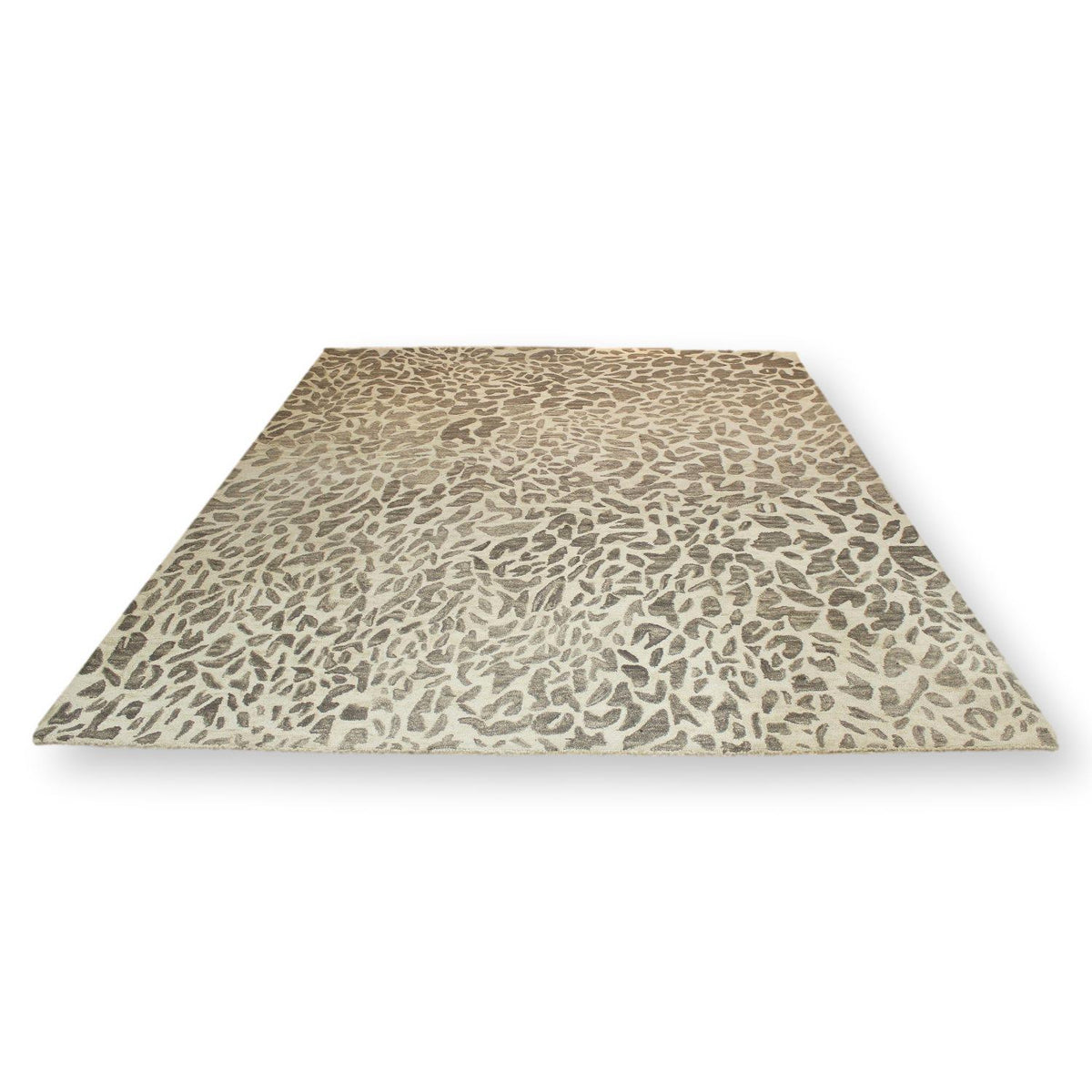 Loloi 7' 9" X 9' 10''  Black & White Area Rug