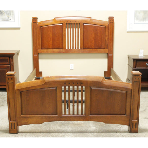 Thomasville Cherry Queen Bed