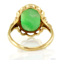 Vintage Green Oval Jadeite Jade 10K Gold Scalloped Ring