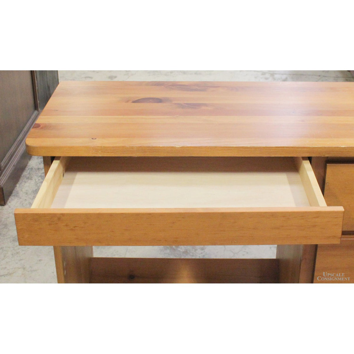 Mako Pine Single Pedestal Desk