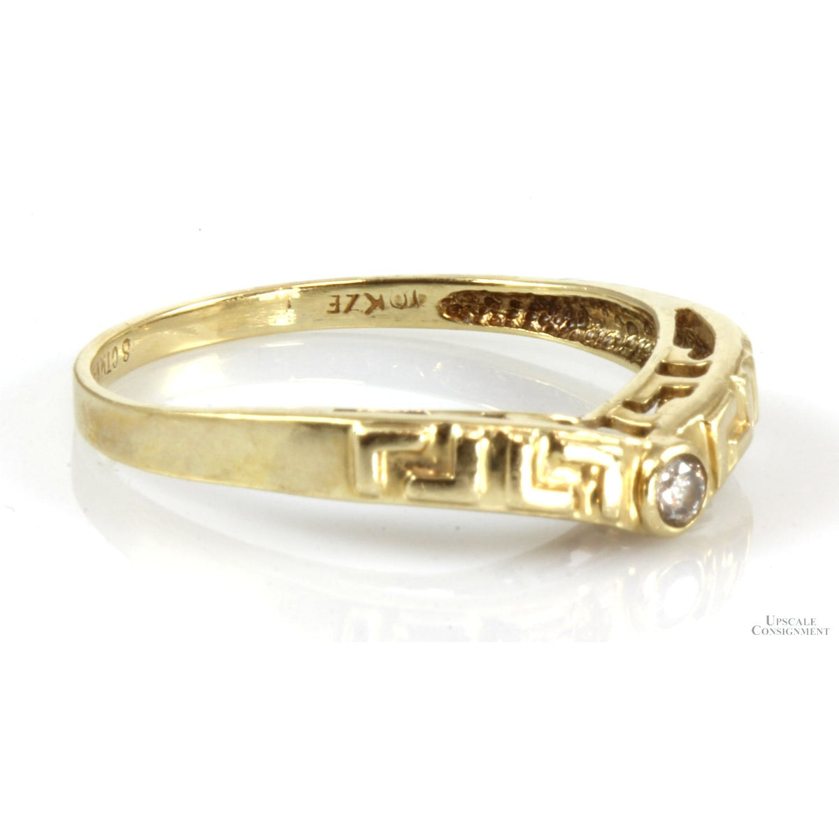 .06ct Diamond V-Shape Design 14K Gold Ring