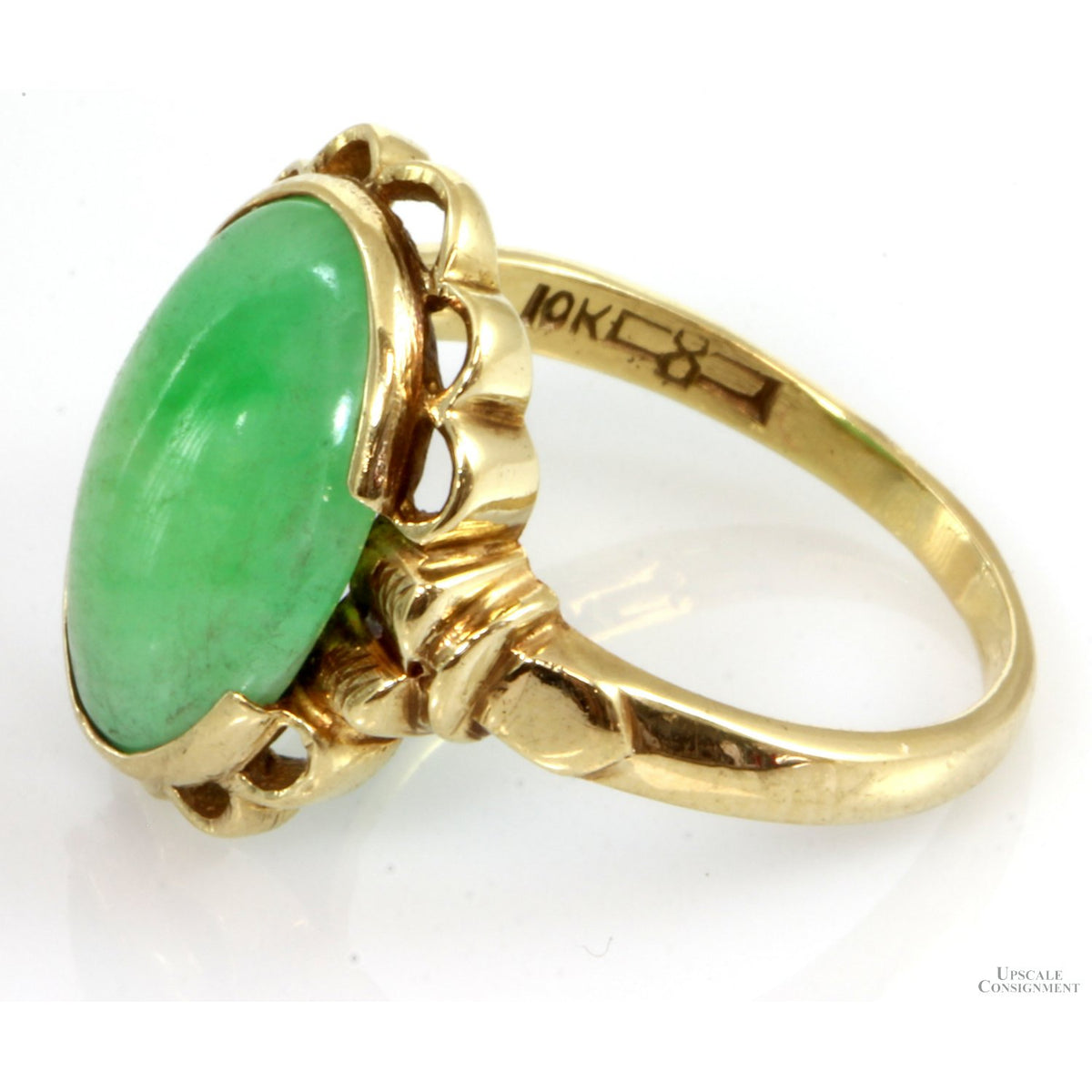 Vintage Green Oval Jadeite Jade 10K Gold Scalloped Ring