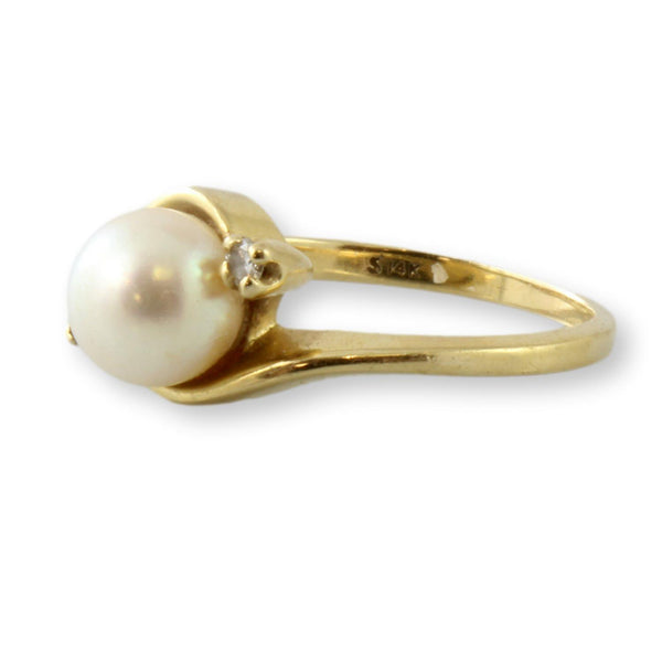 Cultured Pearl & .07ctw Diamond 14K Yellow Gold Ring